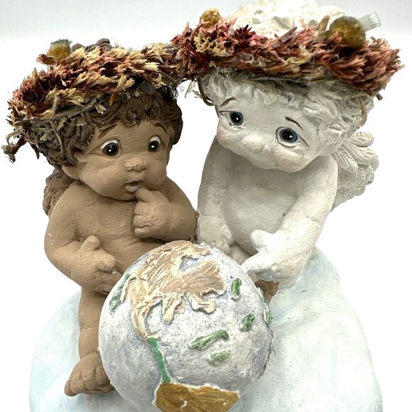 Vintage Dreamsicles Collection "One World" 1996 Porcelain Figurine by Kristen - Picture 2 of 8